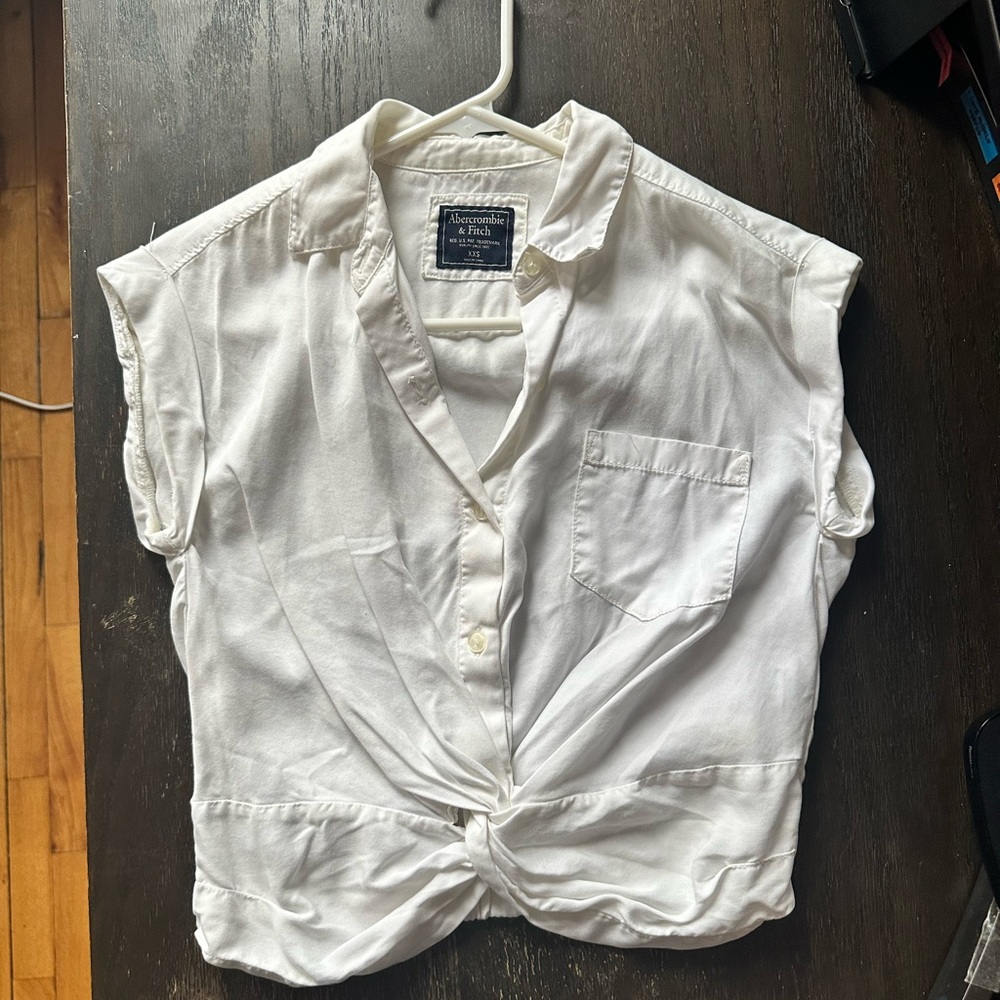 Abercrombie & Fitch Elegant Button-Up Top White